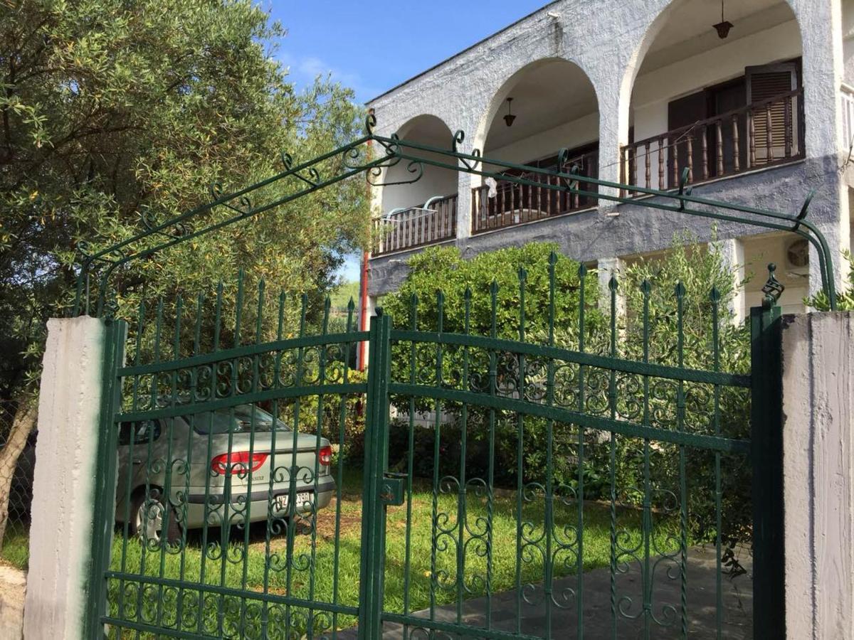 Velikis Apartments Toroni Bagian luar foto