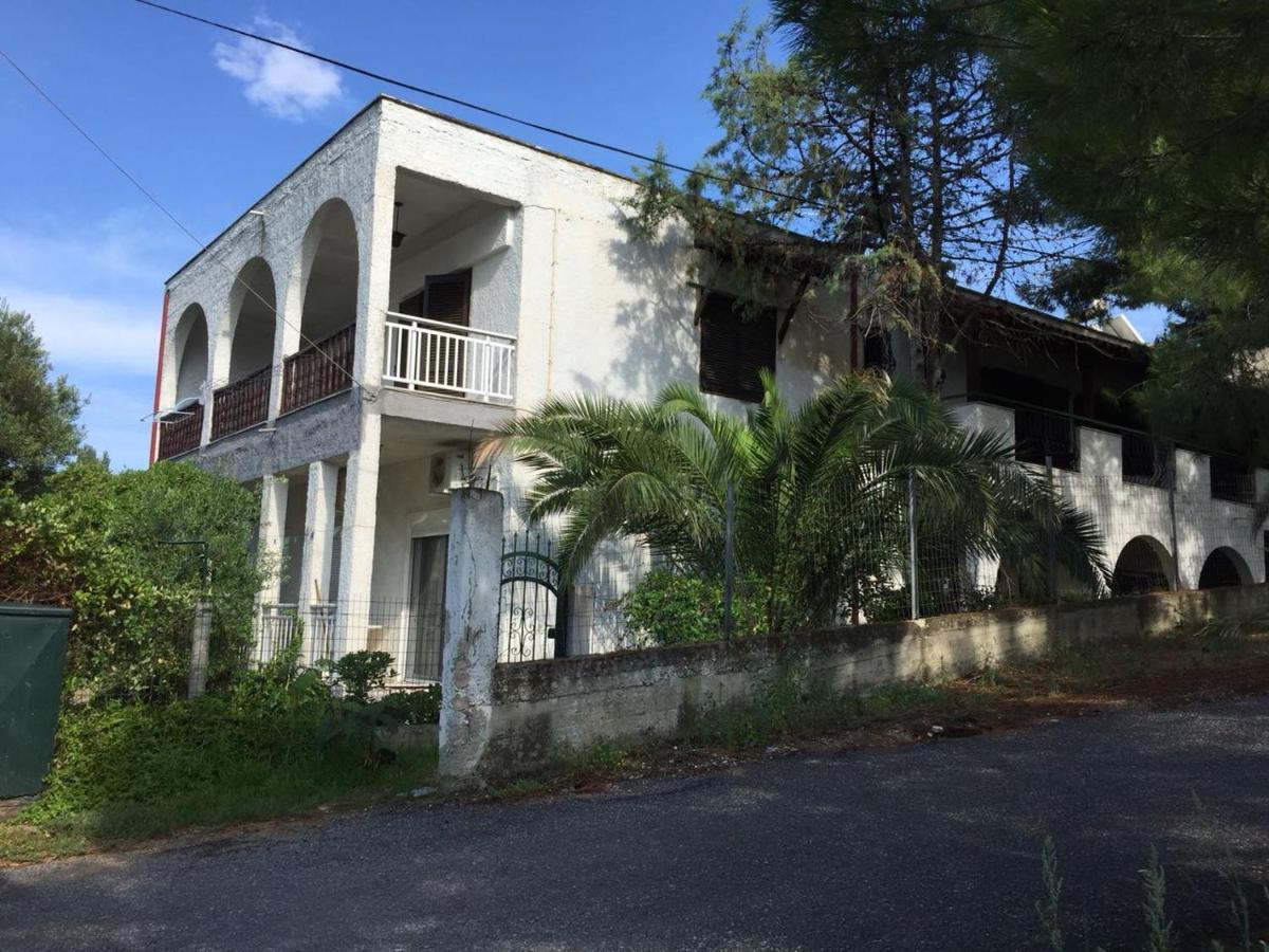Velikis Apartments Toroni Bagian luar foto